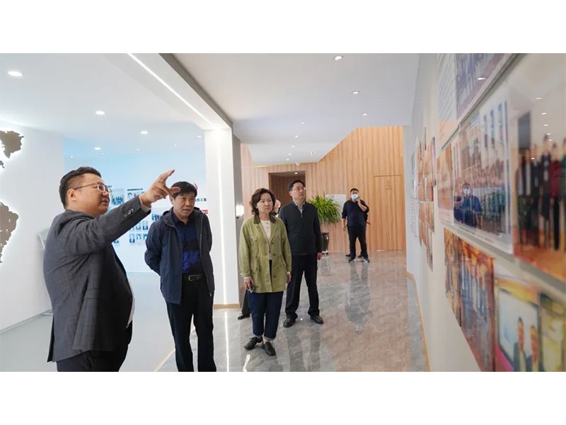 熱列歡迎 || 新鄉(xiāng)市科協(xié)黨組書記、主席杜廣潤一行蒞臨乾坤環(huán)保股份有限公司考察調研